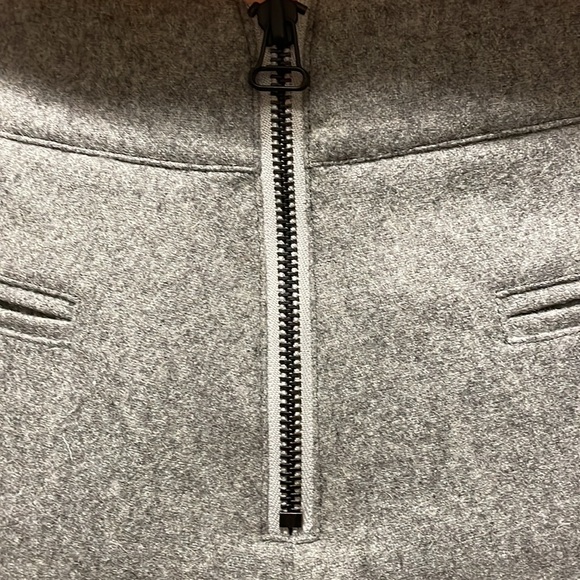 SALE ALICE & OLIVIA GRAY FLANNEL WOOL  SHORTS / EXPOSED ZIPPER NWOT NEVER WORN - Picture 6 of 6